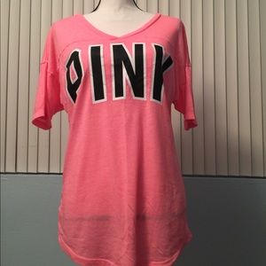 VS Pink tees xsmall